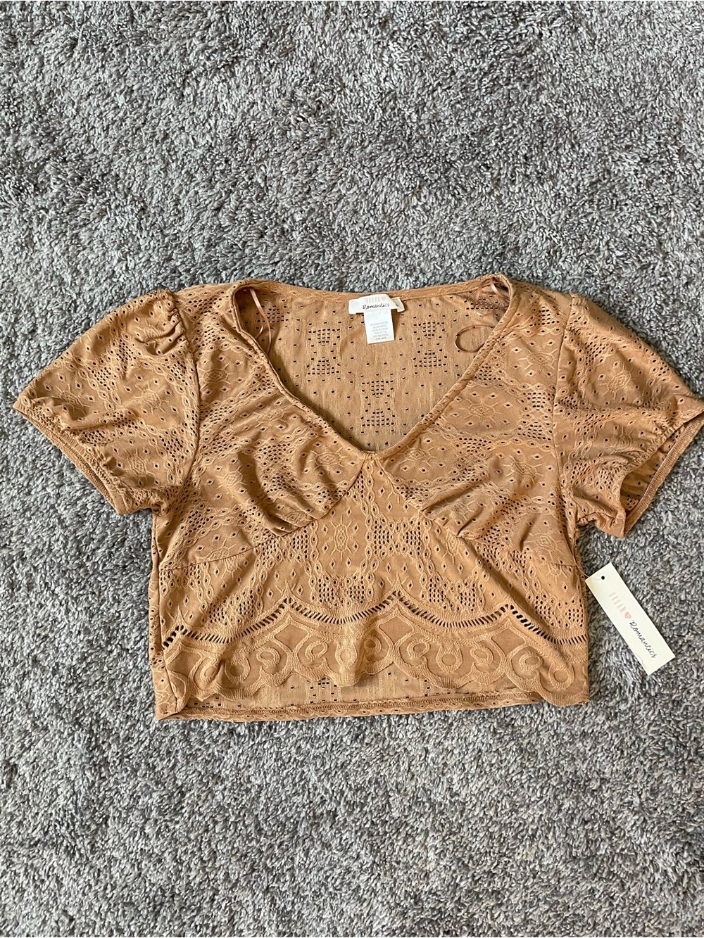 URBAN Romantics Amber Eyelet V-Neck Crop Top